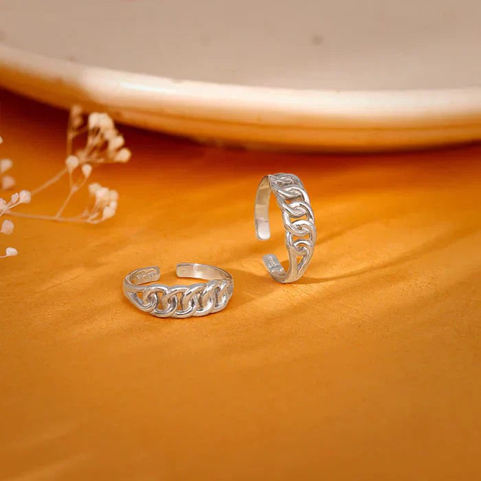 Chic and Sparkly Toe Ring in Polished Silver